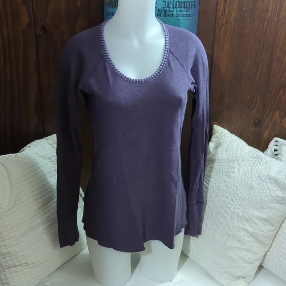 Size M Lululemon Purple Striped Long Sleeve Reversible Shirt - Picture 8 of 16